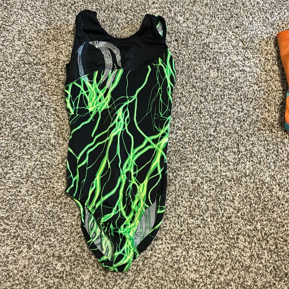 tins tailor leotard, size child large, black and green